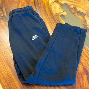nike women joggers make me an offer